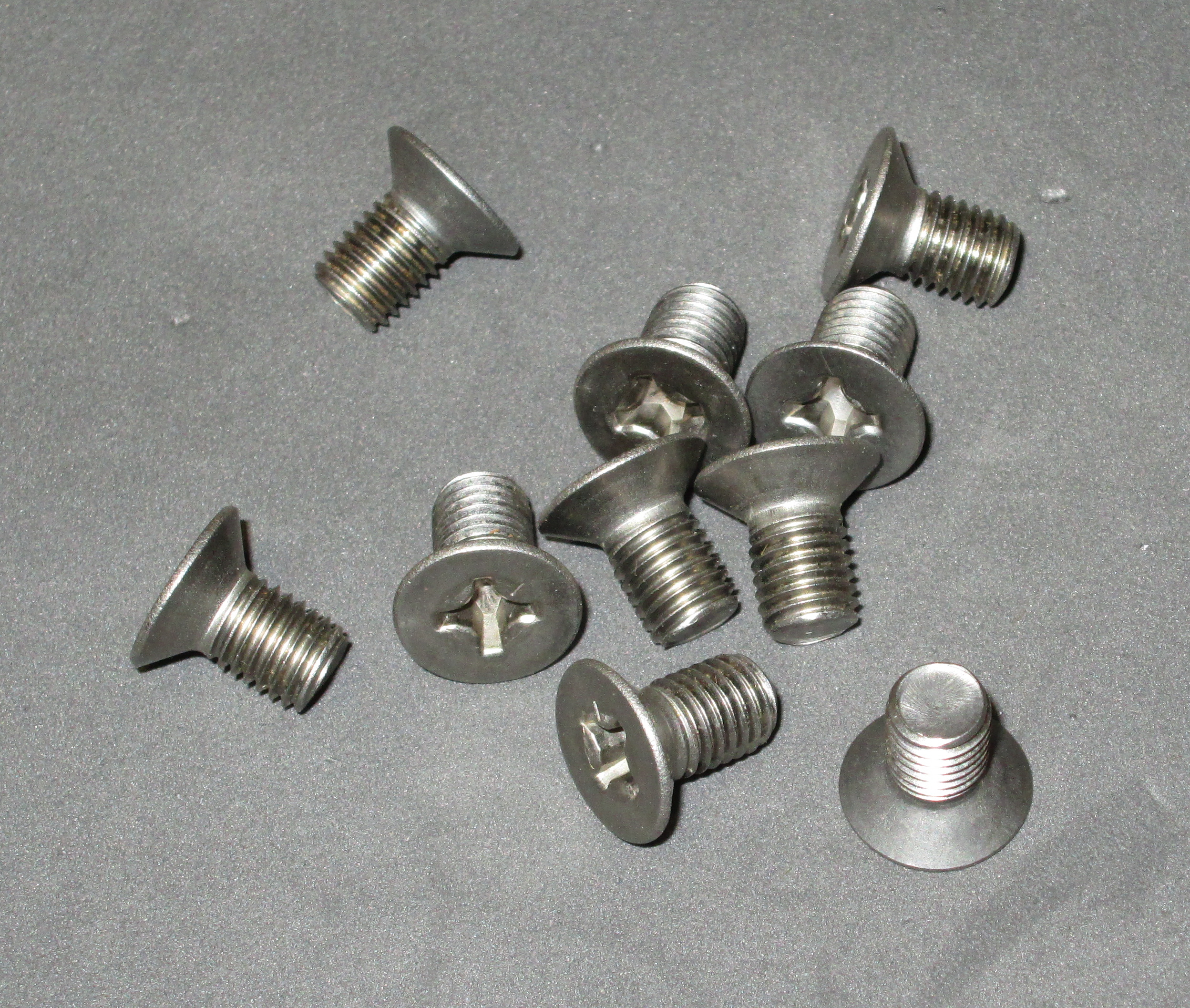 1/4-28X7/16 Phillips Flat Head 100 Degree Machine Screw, Stainless